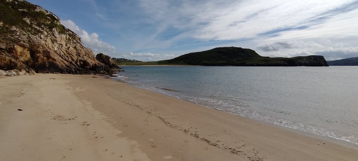 IrelandSolas's tweet photo. The perfect spot for a quiet swim on a #Friday afternoon.
#FridayFeeling #metime #peace #calm #tranquity #weekendvibes #VisitInishowen #VisitDonegal #KeepDiscovering #WildAtlanticWay #seaswimming #wildswimming #hikeswim #solasirelandwalksandhikes https://t.co/eaMyBGPmuG