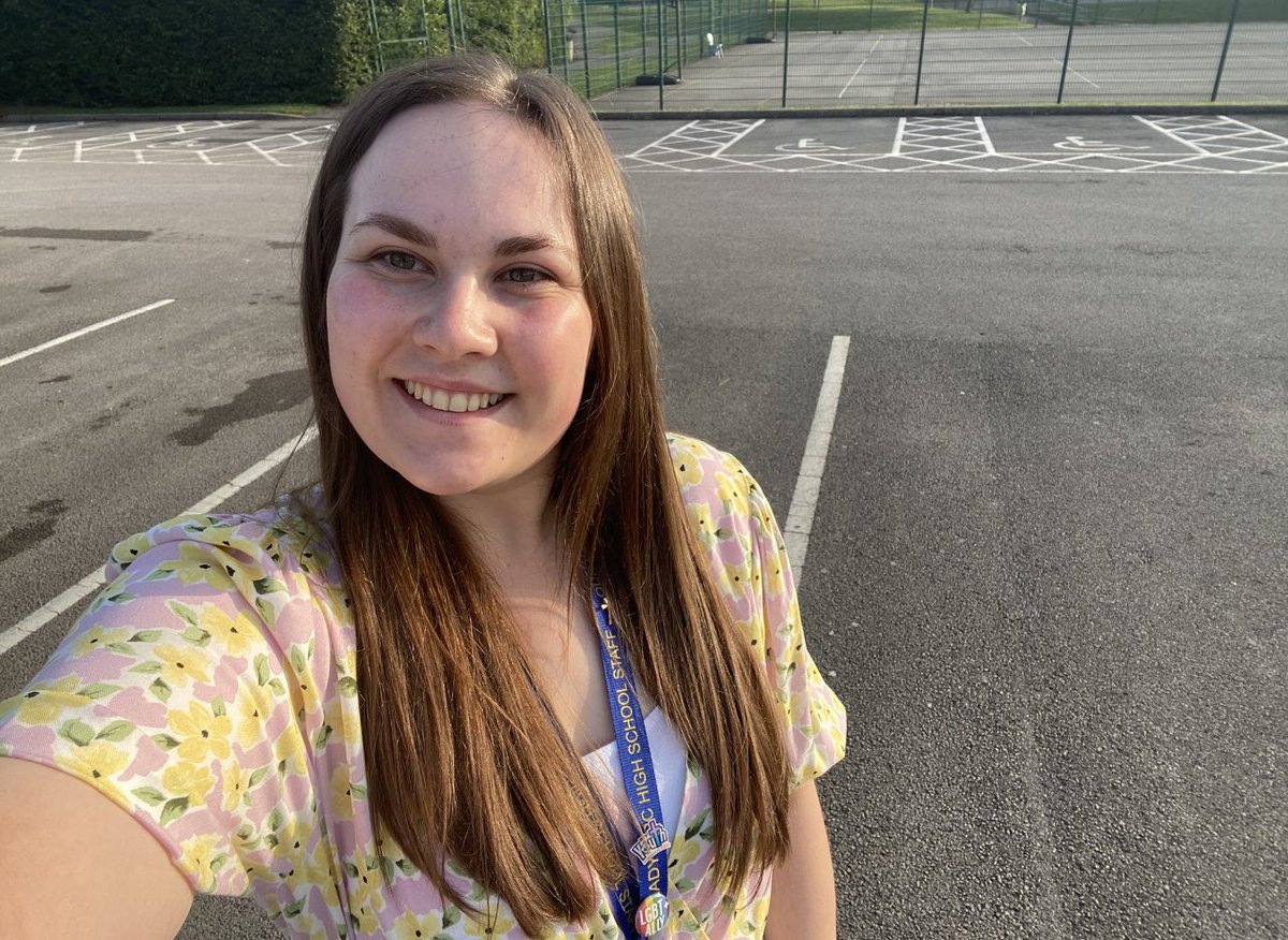 missjwhite_'s tweet photo. End of first year 2020 > End of second year 2021! This year has been a year of learning, trying new things and throwing myself into everything! Taking time to appreciate all the opportunities and reflect. Roll on Summer! ๐ #Schoolsout #secondyeardone https://t.co/mneuwUq19c