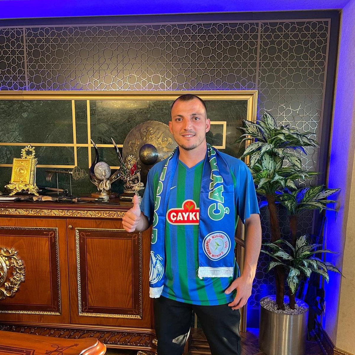 Hoşbulduk ..✋
🦅🟢🔵
<a href="/CRizesporAS/">Çaykur Rizespor</a>