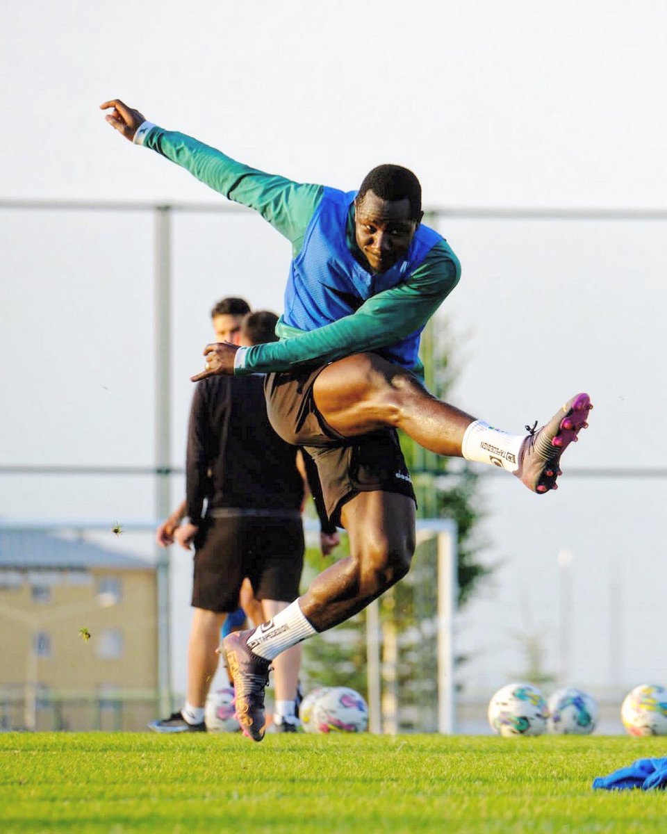 Hamidou_traore6's tweet photo. Training ⚽️⚡️✅ #hamidoutraoré #Traoré #HT6 https://t.co/1atXC08xdX