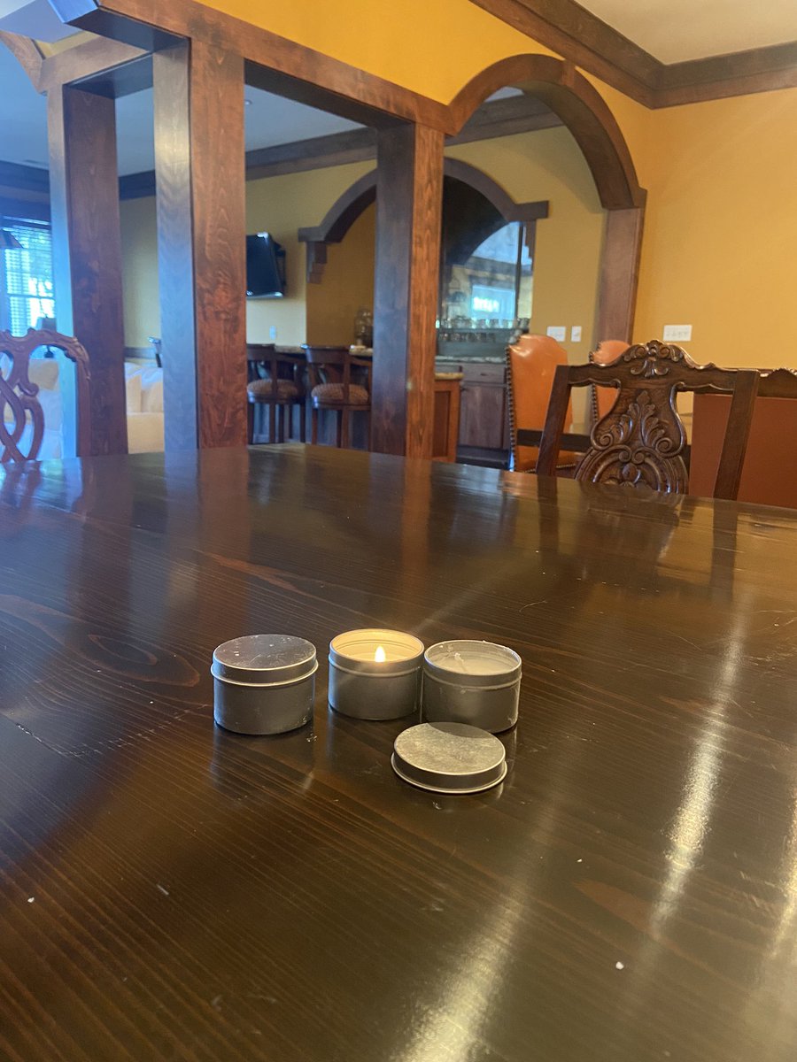 We love it when our Founding Partners do their thing!

Shout out to @duckmakesthings and @duckmakescandl for sending us an assortment of candles. Our office will be smelling great the next few weeks!