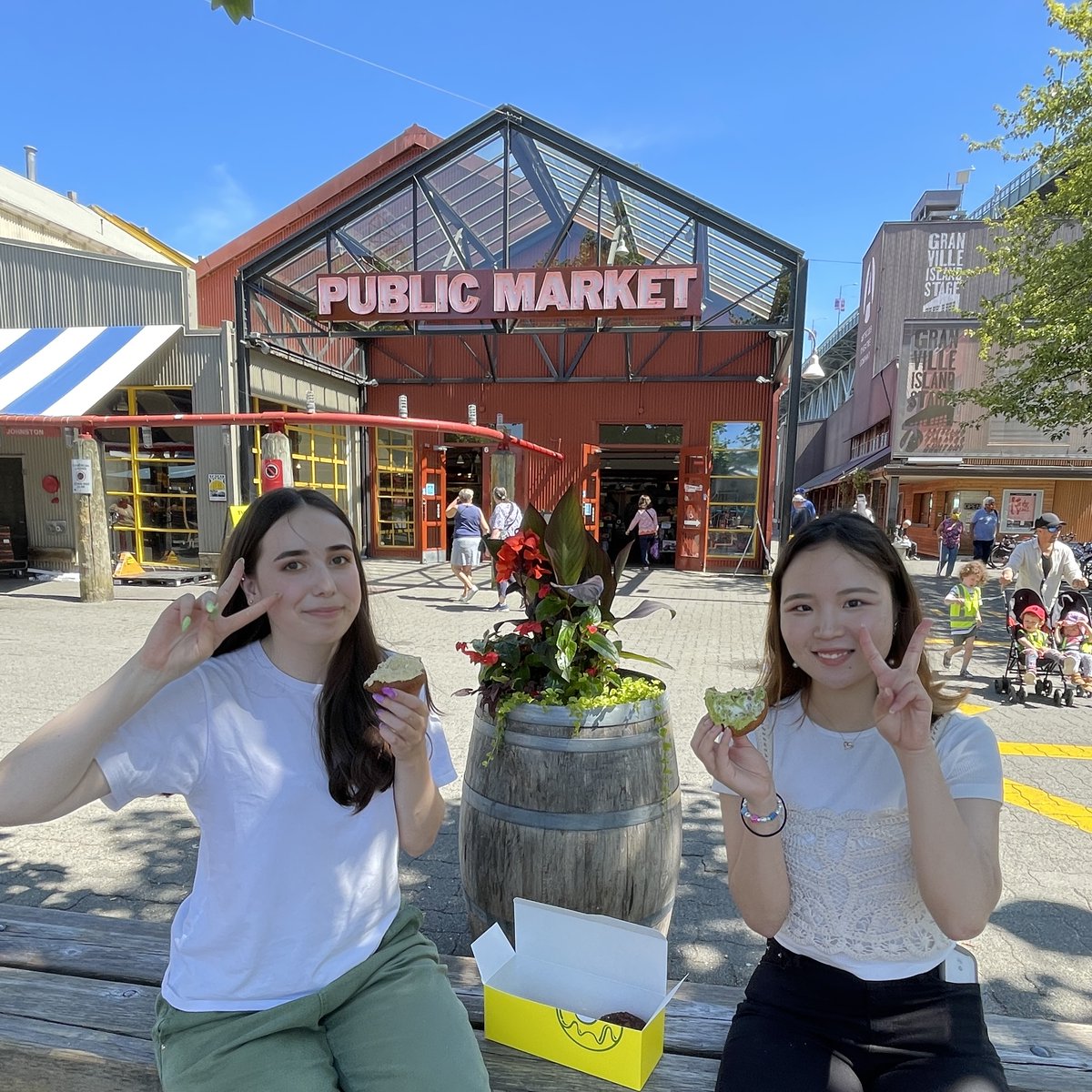 alexander_edu's tweet photo. Trying Lee's Donuts for the first time! π Hope you guys are enjoying your summer break!
#gravilleisland #alexandercollege #studyincanada https://t.co/og8TLmWH2W