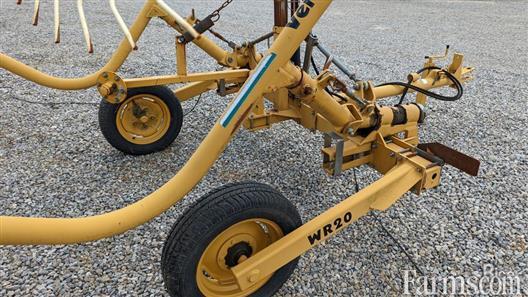 FarmsNews's tweet photo. Check out this Vermeer WR20 hay rake, listed by @RicerEquipment: https://t.co/rh8UoZRX44
#USFarmer #FarmEquipment #Vermeer #HayRake #AgTwitter #USAg #FarmMachinery https://t.co/1eLQx5wxDW