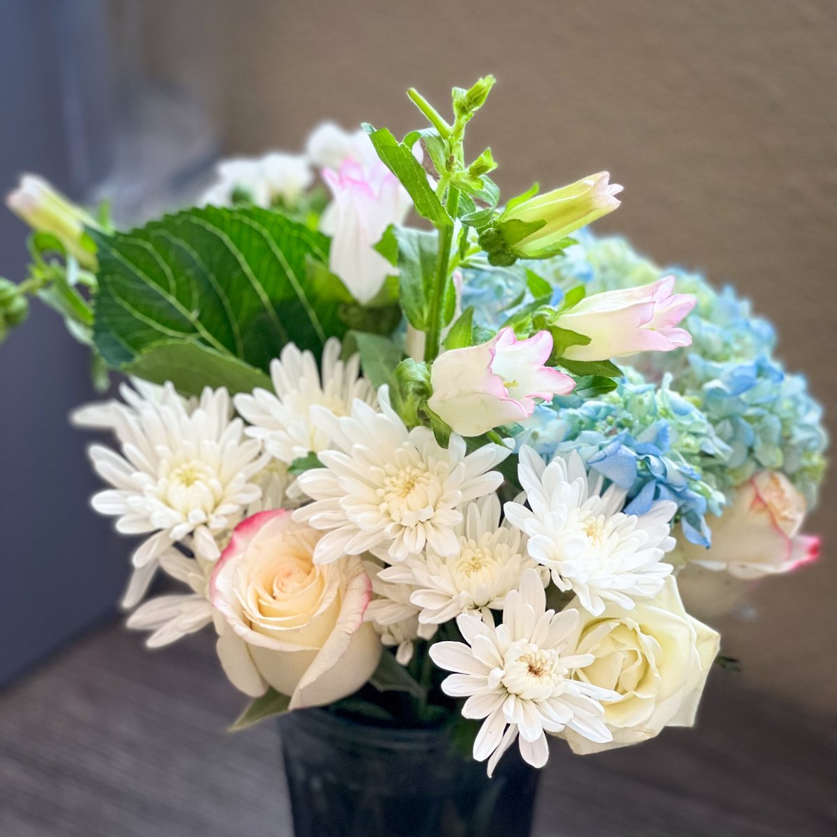 One of our Vascular &amp; Interventional Specialists, Dr. Matthew Fiesta, recently saved the life of a patient with a ruptured aneurysm, who thanked him with some beautiful flowers!

#interventionalradiology #dfwhealth #minimallyinvasive