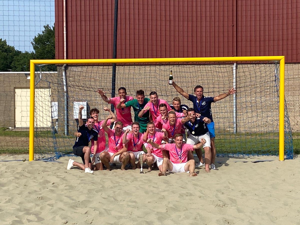 Beachsoccer Altena is kampioen van de Eredivisie Beach Soccer 2022 🏆

Gefeliciteerd 🍾

#eredivisie #beachsoccer #2022