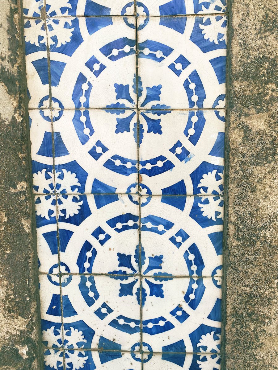 OrlaDukes's tweet photo. Tchau lovely LOVELY Lisboa - até logo 💙 https://t.co/G5cPq6ib4E