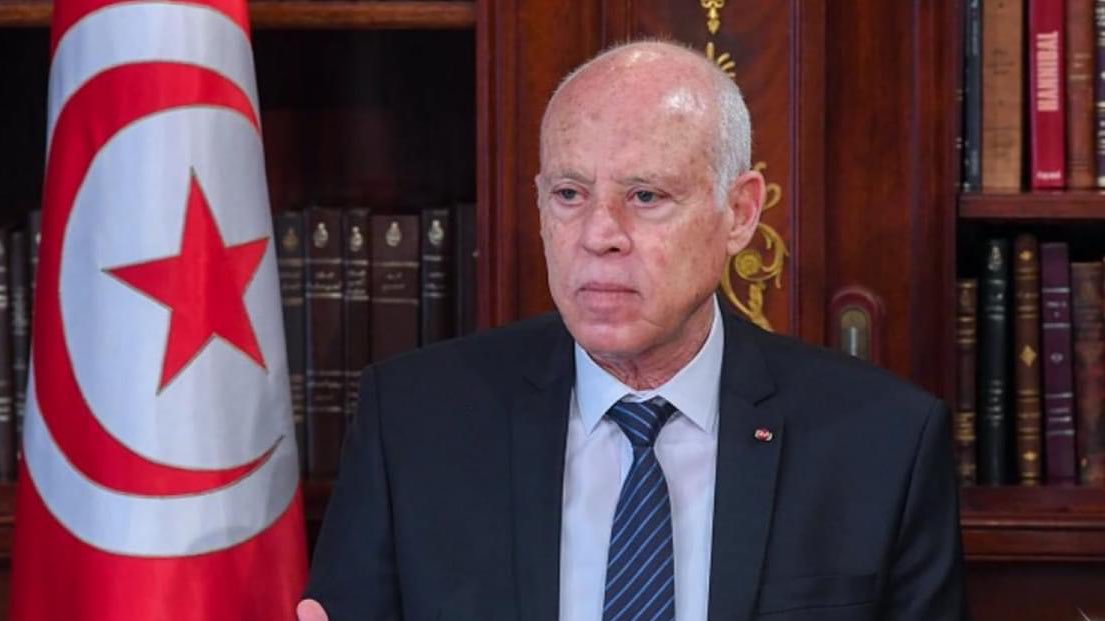 🚨#قيس_سعيد :
هناك من تسرب للأقمار الاصناعية لإفشال الاستفتاء ! تقطعت بهم السبل في الأرض فراحوا إلى الفضاء بائسين مفضوحين خاسئين وستتقطع بهم السبل في الفضاء و في الأقمار الاصطناعية التي تم التشويش عليها !!