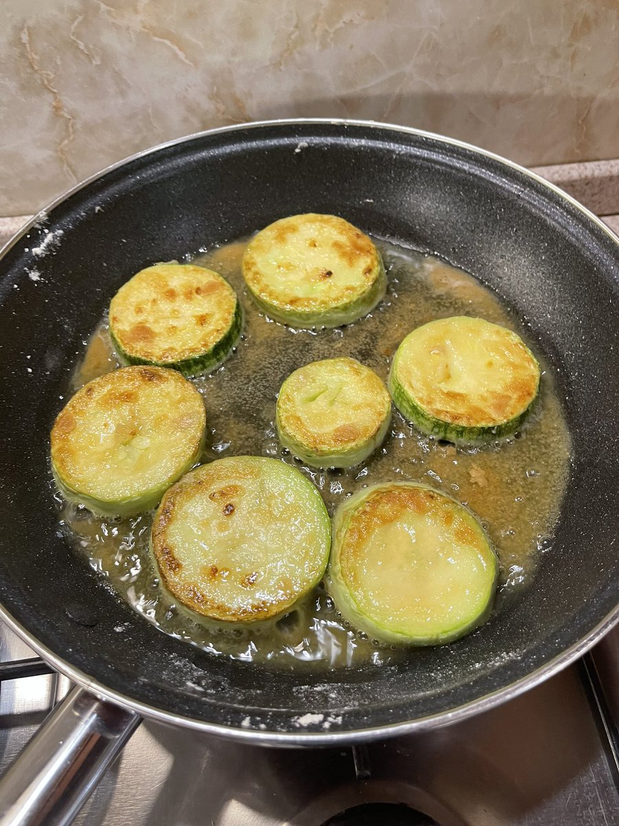 moxtima's tweet image. #кабачки поспели. И так до октября:)