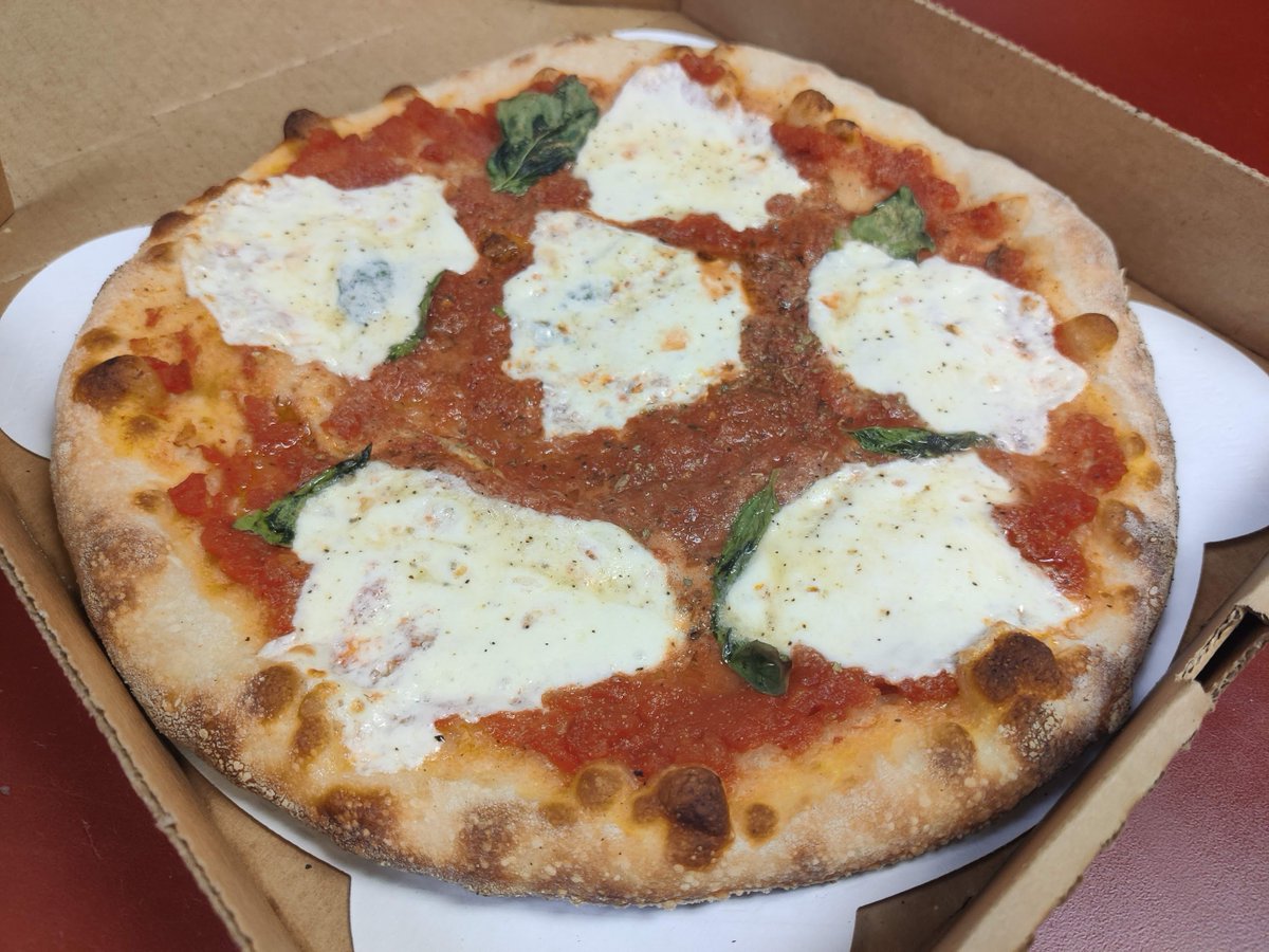 FranksOmaha's tweet photo. Looking for a special on a couple pizzas this weekend?  Our Carry-Out Specials are available every day of the week!  Two Large Single-Topping Pizzas for $35, or One Large Single-Topping Pizza and One Large Specialty Pizza for $40. https://t.co/rwGVKQ8Apz