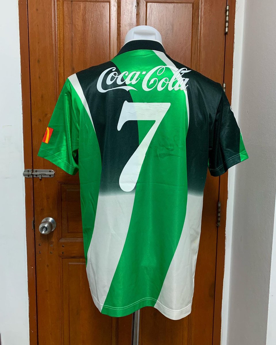 KongtapAFPringt's tweet photo. 🔥Yomiuri Nippon FC Verdy 1995🔥 @TokyoVerdySTAFF 

#matchworn #matchissue #mizuno #cocacola #jleague #McDonalds #bismarck #classicfootballshirts #jersey #jerseysoocer #footballshirt https://t.co/4GdU4PpFRf