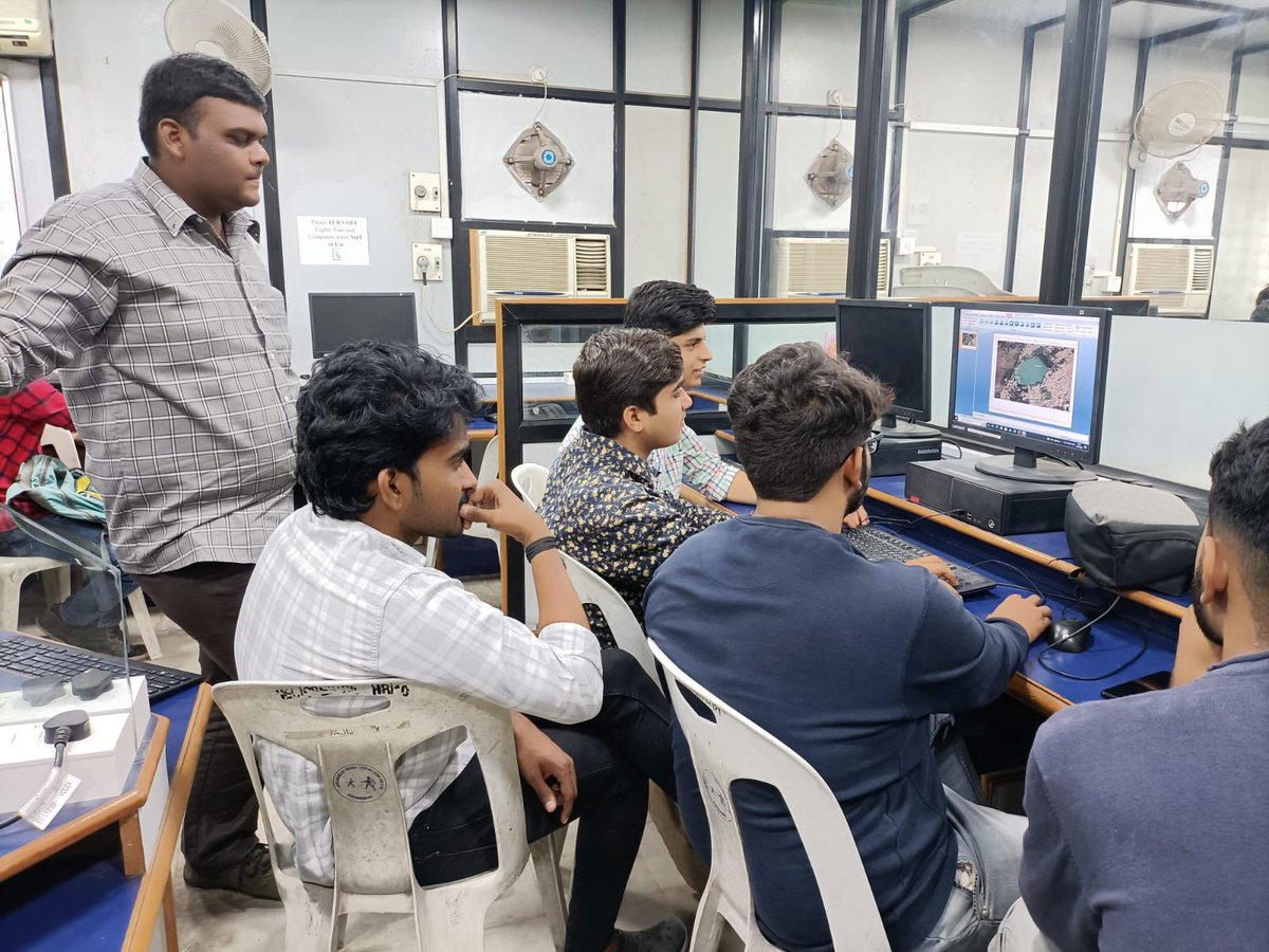 alinaakhan__'s tweet photo. #MissionAmritSarovar -Jal Dharohar
Sanrakshan
Location: Salim Ali Lake, Aurangabad, MH
Team:MGM's JNEC
Week 1, Day 04
-Poster-making on history of lake.
-Marking of hydrological path.
-Solution to problems.
#AICTE
#ministryofhousingandurbanaffairs
#ministryofeducation
#MGMU #JNEC https://t.co/e3Q1deeQ8H