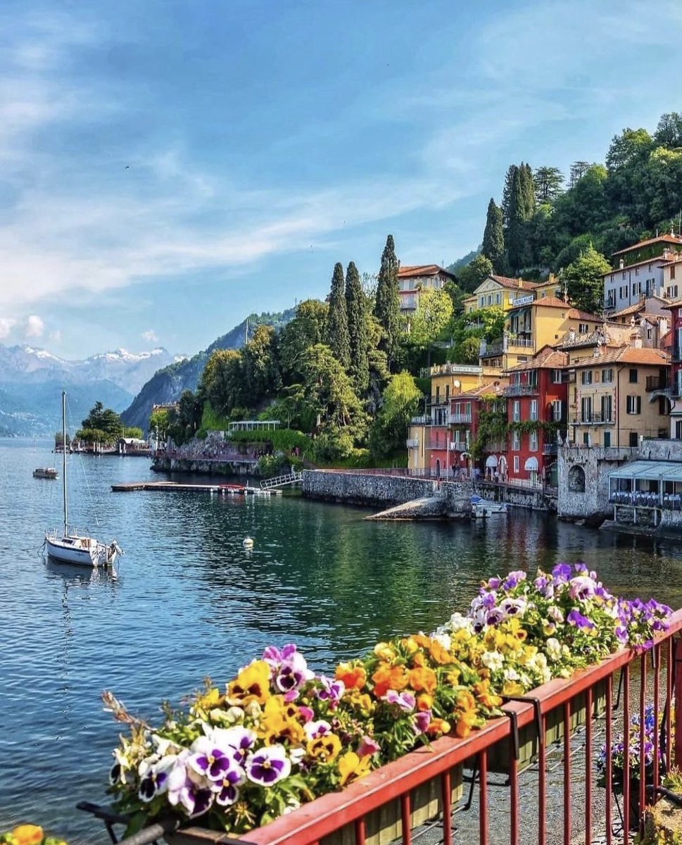 viewsoff's tweet photo. Italy. https://t.co/2LUeqoJGf8