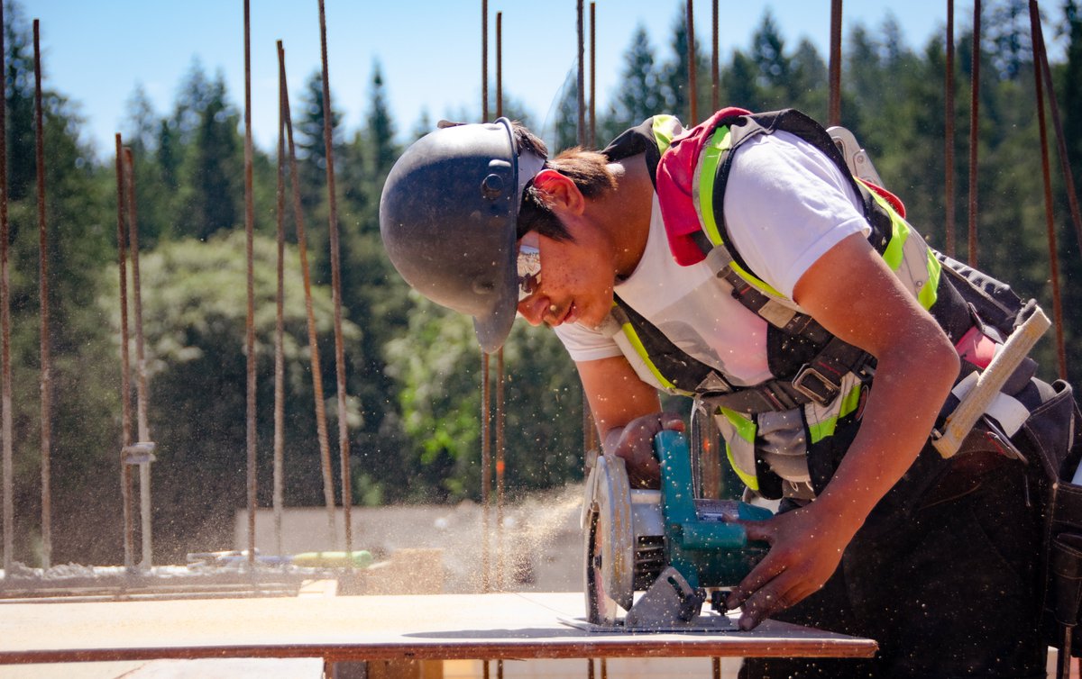 carpentersbc's tweet image. Photos from last Thursday of Local 1598 members working on Campbell Construction’s ‘One Bear Mountain’ project, an 18-storey condominium complex in Langford’s Bear Mountain community on Victoria’s West Shore.
#BCRCC, #WeBuildStrong, #carpenters