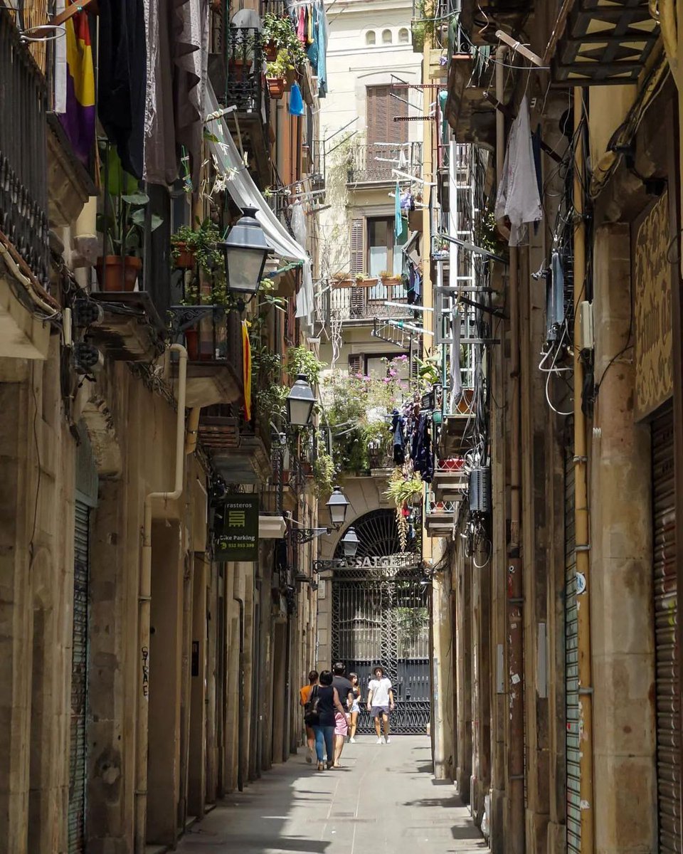 VisitBCN_ES's tweet image. Oh, las calles de Barcelona... 🥰🤩
📸 © mi_paseo_por_el_mundo (IG)
#visitbarcelona #barcelonalovers #streets