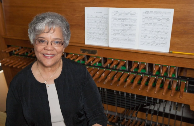 OUSMTD's tweet photo. The Summer Carillon Series continues tonight, Friday July 22 at 6 p.m., at Elliott Tower with carillonneur Julianne Vanden Wyngaard from Grand Rapids. Her program is entitled "Pillars of American Carillon Art." 
☀️ Read more: https://t.co/JOiaRGLzAn
#thisisou #summeratou https://t.co/Joo4Ky9n1K