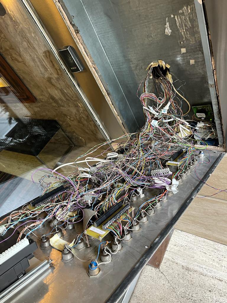 LTMLtd's tweet photo. Fault finding on this #Bitron #intercom system in #NottingHill #W11 today!
Not an easy job, especially when it turns out it’s a panel button fault on an 89 button panel 😂🤯
0208 432 0843
info@londontesting.net
https://t.co/2kBVKDW2Ew
#intercomrepair #blockmanagement https://t.co/ewSwCJERm8
