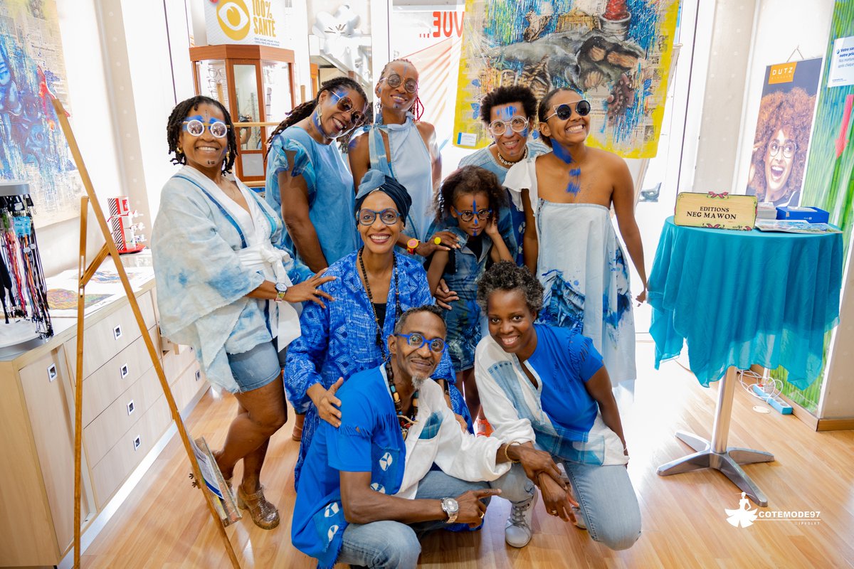 JeanVolet's tweet photo. "la collaboration est d'une importance capitale "
@Optikaline  @Debazaccessoires  @thierrylimaa @DelphineTnvl
voilà le ticket gagnant du week-end de Mode  Art &amp; littérature https://t.co/5Z4JsPVsdV