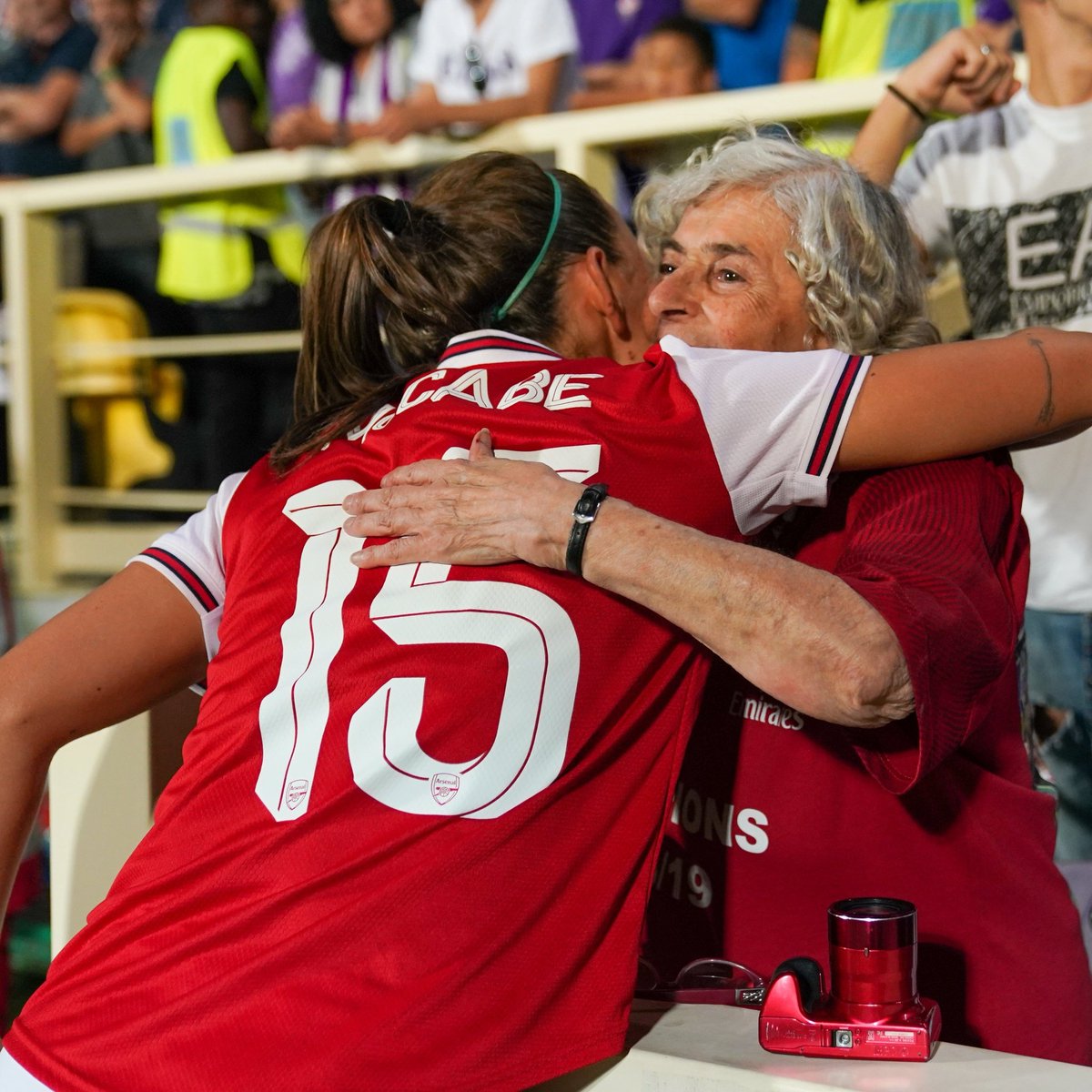 ArsenalWFC's tweet photo. A true club legend. The ultimate supporter. 

For years, Maria attended 𝗲𝘃𝗲𝗿𝘆 men’s, women’s and academy game to support The Arsenal. 

Her spirit, love and commitment to the club will live on forever. 

Rest in peace, Maria Petri ❤️