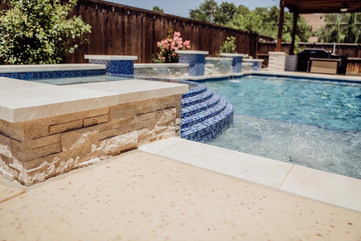 emeraldcustomp1's tweet photo. BEAT THE HEAT WITH US☀️ 

Why wait? Call today to find out more about getting started on your custom pool! 🌴817-800-0786 https://t.co/ruehVeZHKx