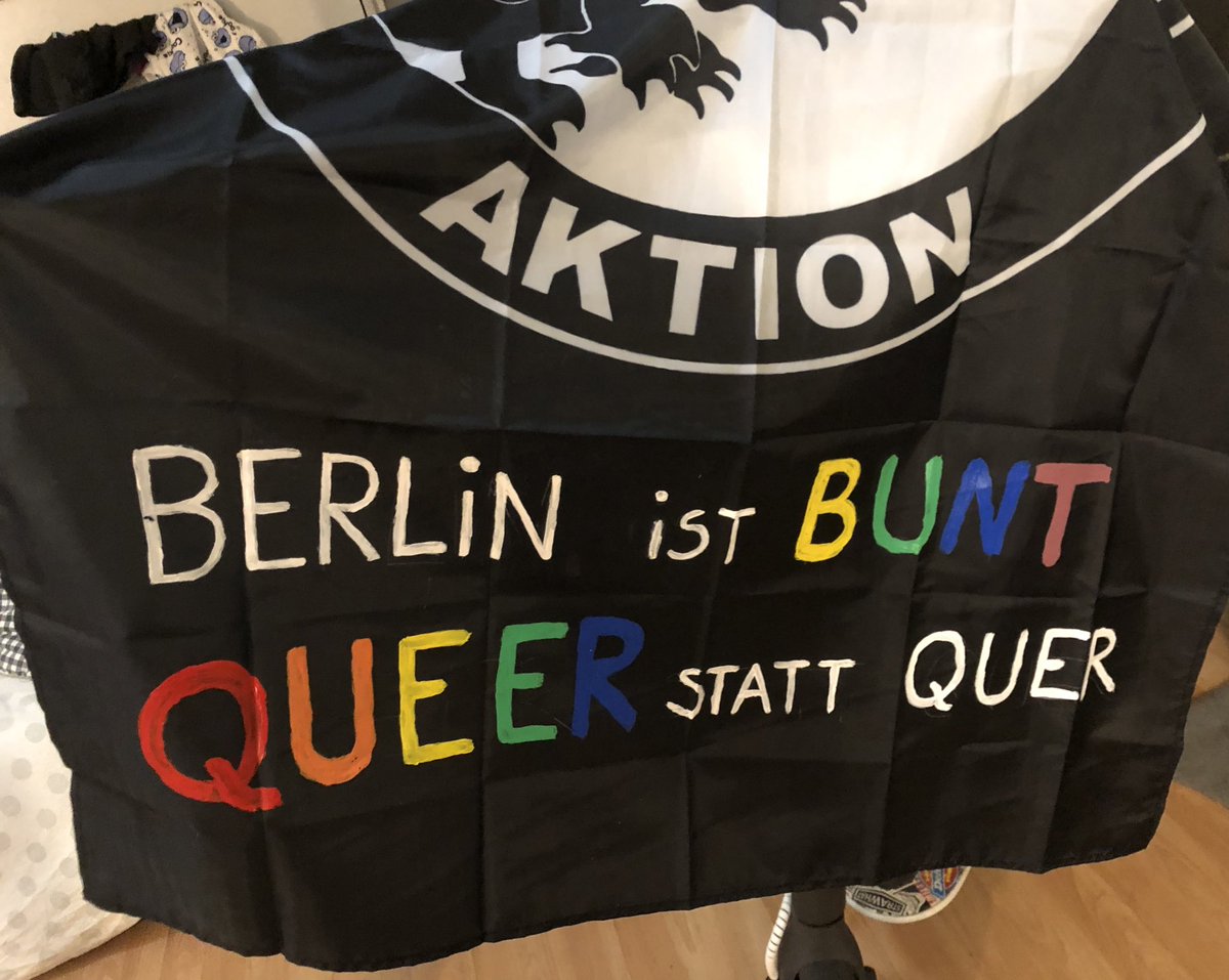 #CSDBerlin 😉 Vorbereitung läuft! 🤘🏽 ich freu mir! 🥳
#CSD #Berlin #berlinpride2022