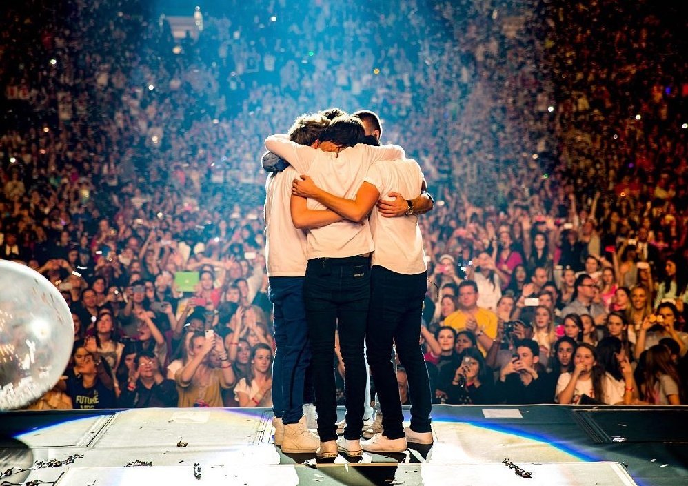 marsvline's tweet photo. Ma che ne sa chi non era su twitter il 23 luglio 2020
#12yearsofonedirection https://t.co/H4ZyspYRId