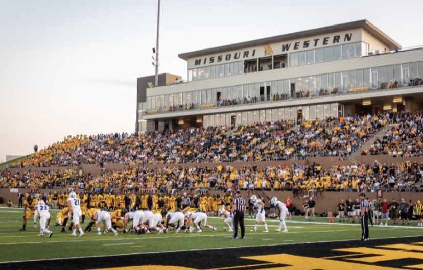 Blessed to receive an offer from Missouri Western State!! <a href="/CoachRiz/">Charlie Rizzio</a> <a href="/CoachWillie/">Matt Williamson</a> <a href="/MWSU_Football/">Missouri Western Football</a> <a href="/Coach5fur/">Brent Pfeifer</a> <a href="/Mav_Football/">MSHS Mav Football</a>