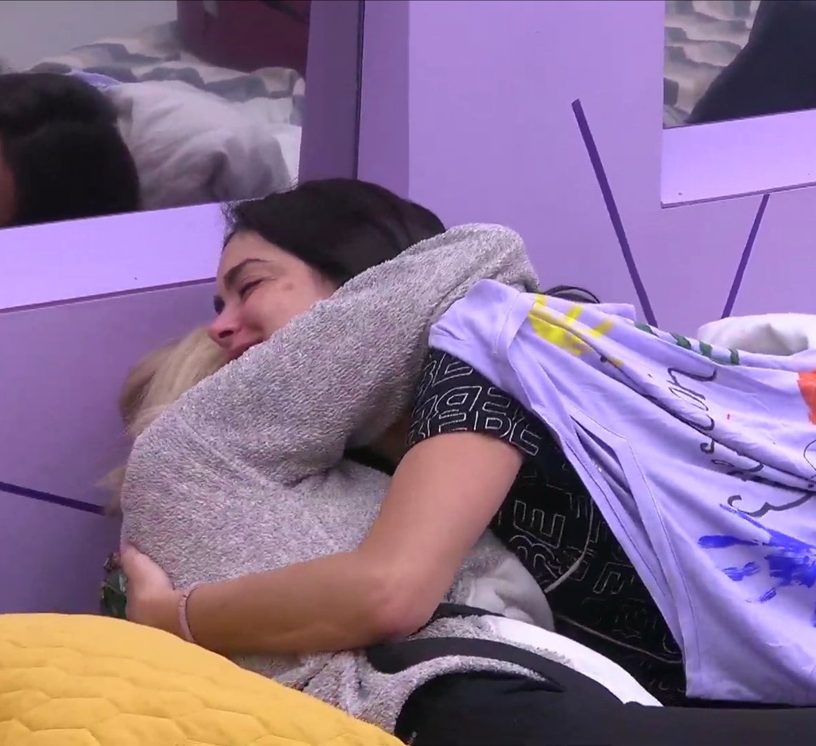 ChicaFan2020's tweet photo. EL CUARTO💜 Daniella sin duda es la mejor de la casa, le cale a quien le cale, ella siempre le a sido fiel a su equipo✨ ella merece llegar a la gran final, Vamos reina que aquí estamos todos apoyándote❤️
#DaniellaAlaFinal
#DaniellaSeQueda
#BatallónNavarro
#LCDLF2 https://t.co/dEt7tWSG03