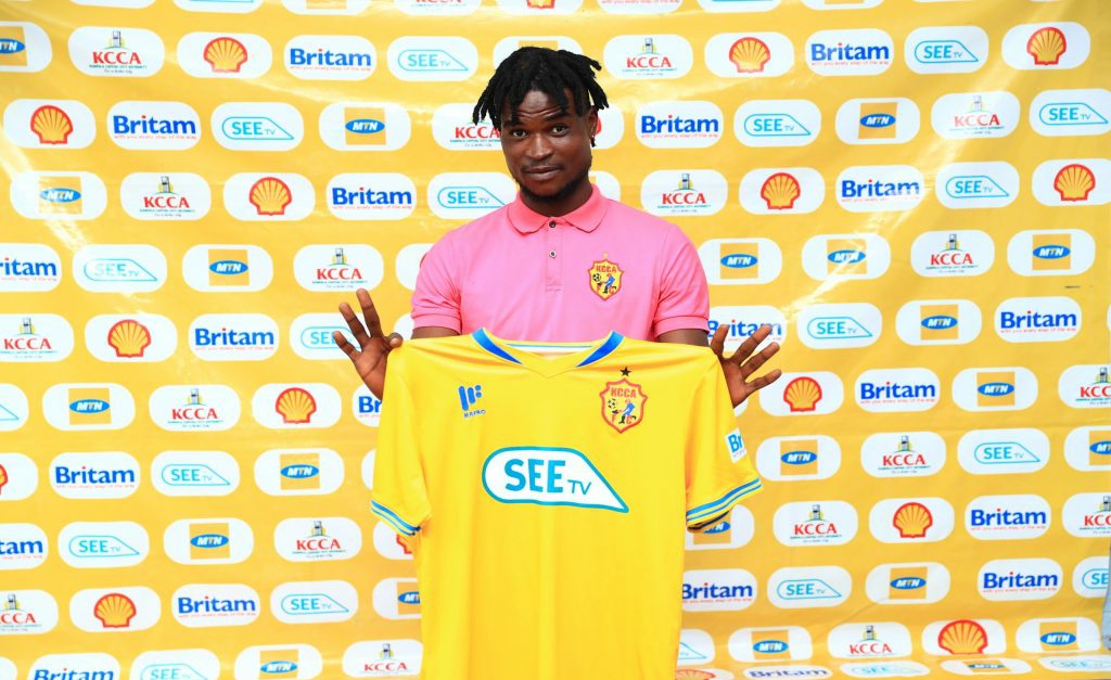 magero_moses's tweet photo. Kankonde Tshisungu, 23, has penned a two year deal with @KCCAFC. He hails from Kananga province 🇨🇩 and has previously played for AS Dauphin Noir de Goma, Etoile Jaune de Bukavu, Union Sportive Tshinkunku de Kananga and Academie Club de Kananga.

Welcome aboard @SimonKankonde 🔥 https://t.co/ZdSRVAhrBv