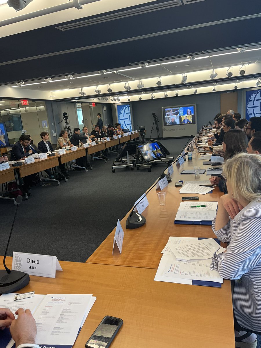 ACLatAm's tweet photo. 🇪🇺🇺🇸🇻🇪 @AtlanticCouncil’s Venezuela Transatlantic Fellows met today with @ACLatAm’s Venezuela Working Group, diplomatic corps, and civil society groups to propose new avenues of collaboration between the EU-US to address the crisis in Venezuela. #ACVenezuela https://t.co/5OxvFtbQsf