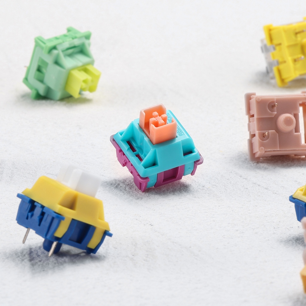 Redragonusa's tweet photo. Happy Friday! π₯
.
Shop our selection of #switches exclusively on https://t.co/6wird1vehc
.
.
#rgb #redragon #redragonsetup #cherryswitches #redswitches #blueswitches #brownswitches #accessories #gaming #gamer https://t.co/KhPRn91ouk