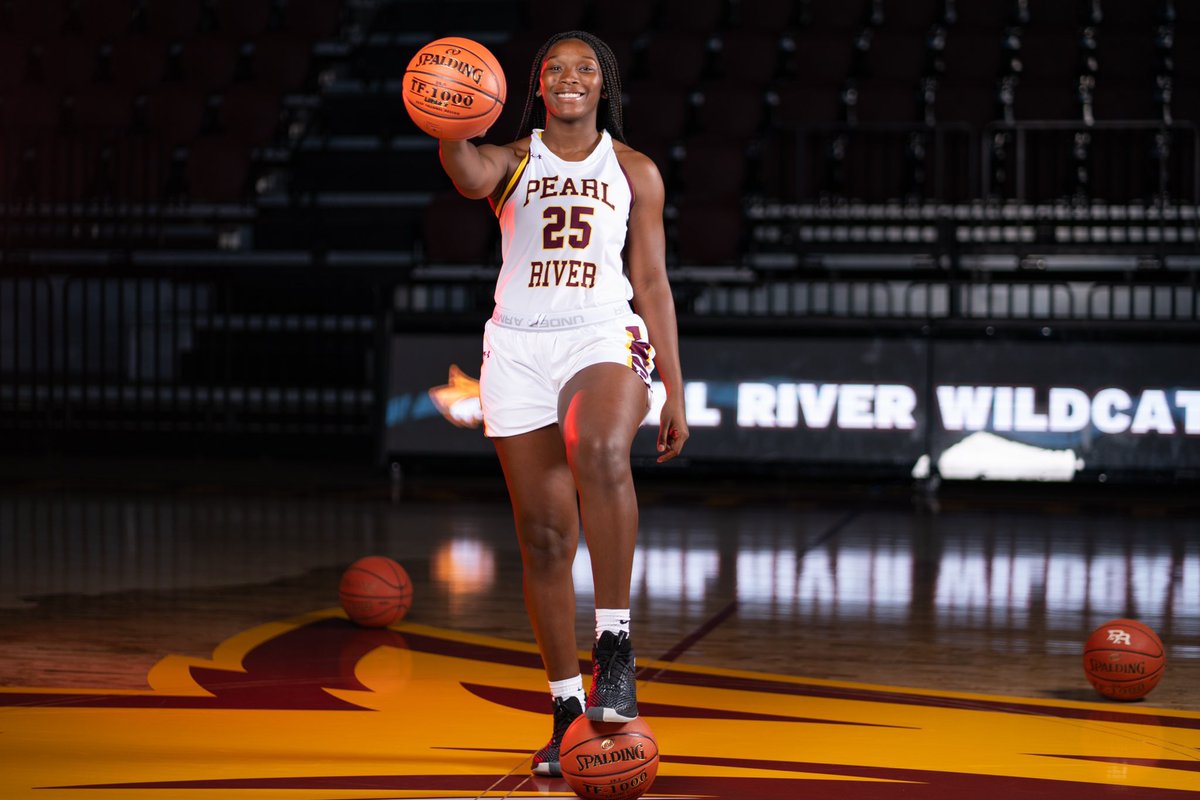 PearlRiverWBB's tweet photo. In game one of @2022JucoWTop40 @MarcaviaS was the games leading rebounder with a total of 10. Marcavia shot 4-8 from the field for a total of 11 points to give her a double-double on the day! 💪 

#RRR https://t.co/Nmp1ok5TlY