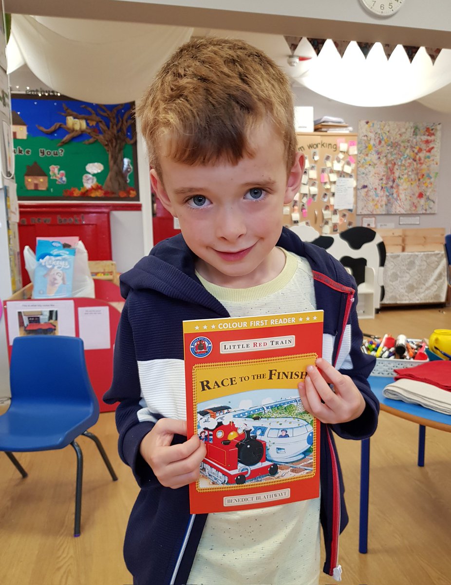 KPSFeed's tweet photo. Congratulations to some of our very happy children who achieved reading part of #KPSTop99 list for their year group passport and received their certificates and prizes today! You're all superstars! π#KnavesmireCharacter #Fun #Passionate #KPSSchoolLibrary #WeLoveToRead https://t.co/dgXcxhNlpB