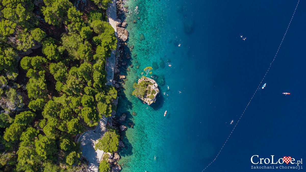 KochamChorwacje's tweet photo. Brela Stone @Croatia_hr https://t.co/Gd39JoaaTS