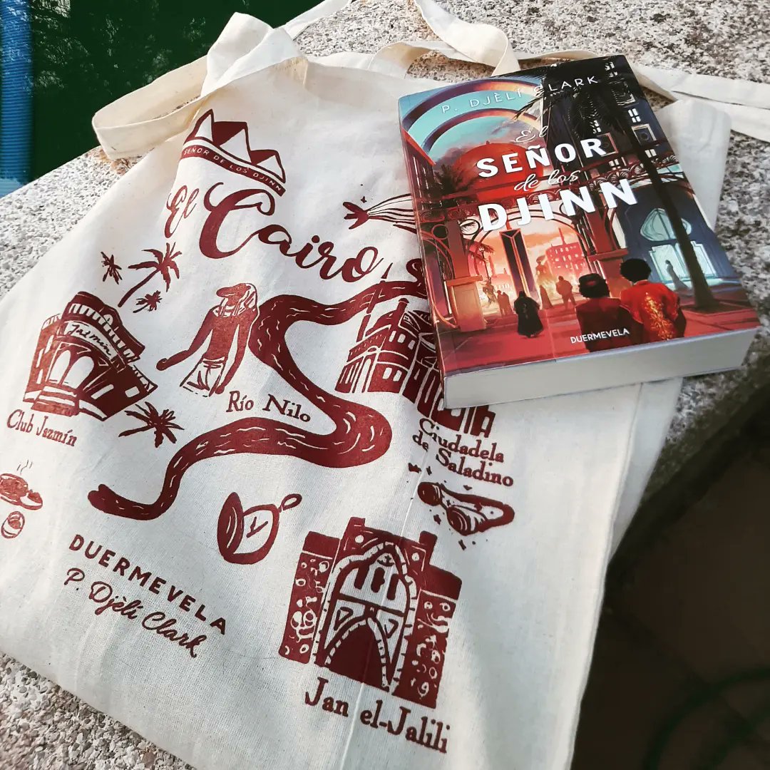 MariaSender's tweet photo. Ya tengo planes para estas vacaciones (¿mola o no mola la bolsa de regalo de @DuermevelaEd ?)
#libros #vacaciones #elseñordelosdjinn #pdjeliclark #loslibrosdelamagia #noesharrypotter @neilhimself https://t.co/IkYXwYusMQ