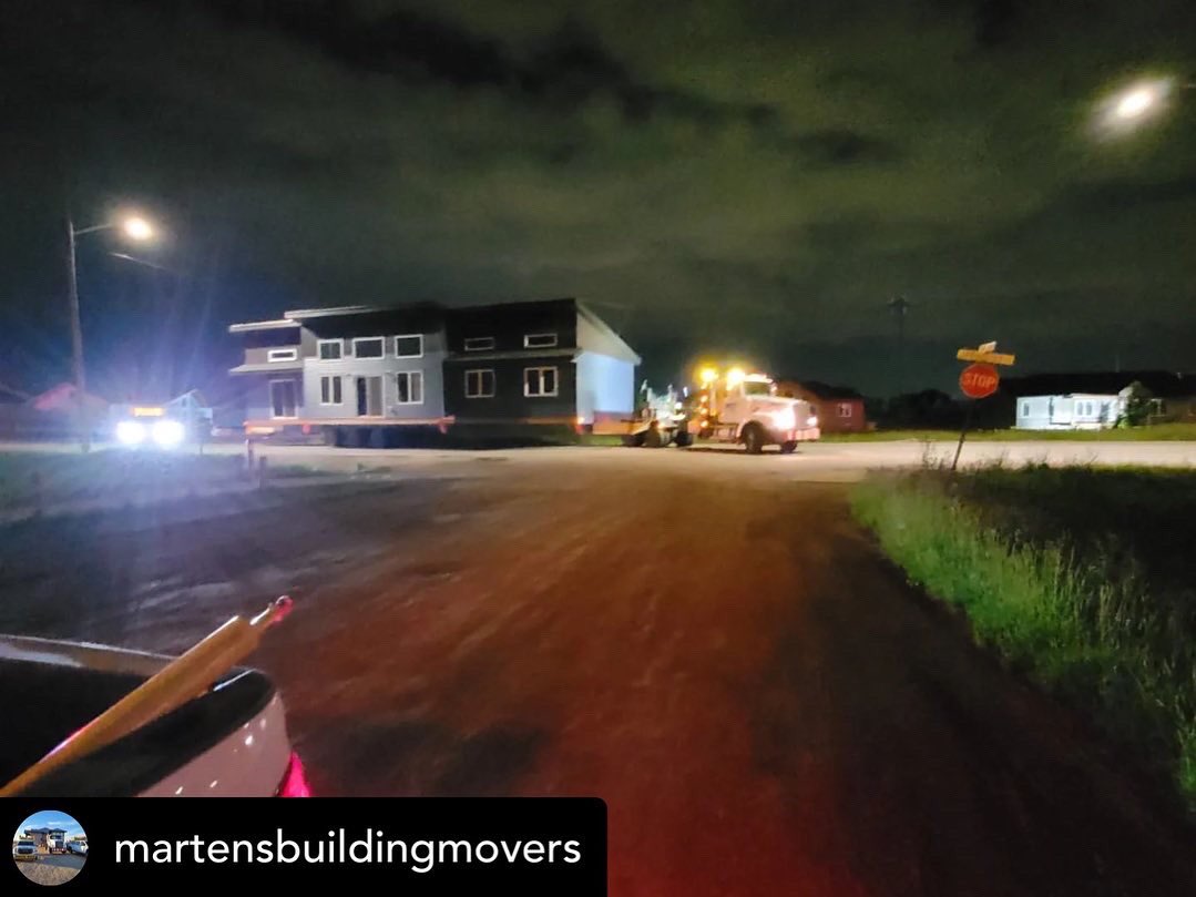 StarRTMHomes's tweet photo. Martens Building Movers moving one of the homes to it's forever foundation!
#starreadytomovehomes #starrtm #movingday #foreverfoundation #dreamhome https://t.co/qF8h8fnk1i