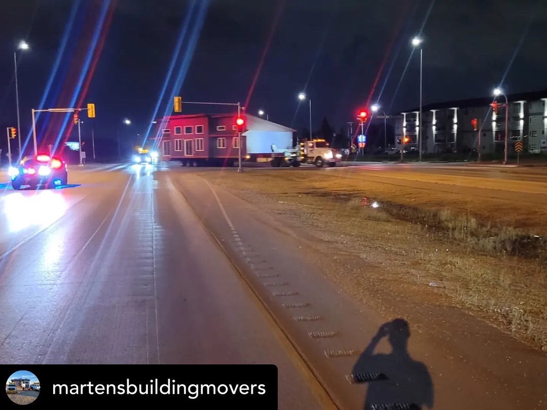 StarRTMHomes's tweet photo. Martens Building Movers moving one of the homes to it's forever foundation!
#starreadytomovehomes #starrtm #movingday #foreverfoundation #dreamhome https://t.co/qF8h8fnk1i