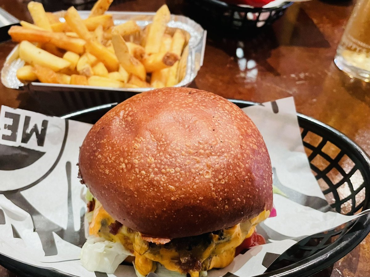 Gold medal 🥇 for <a href="/TheMeatShack/">The Meat Shack ®</a> as always - if you’re visiting #Birmingham for <a href="/birminghamcg22/">Birmingham 2022</a> you should go here. #ifyouknowyouknow #B2022