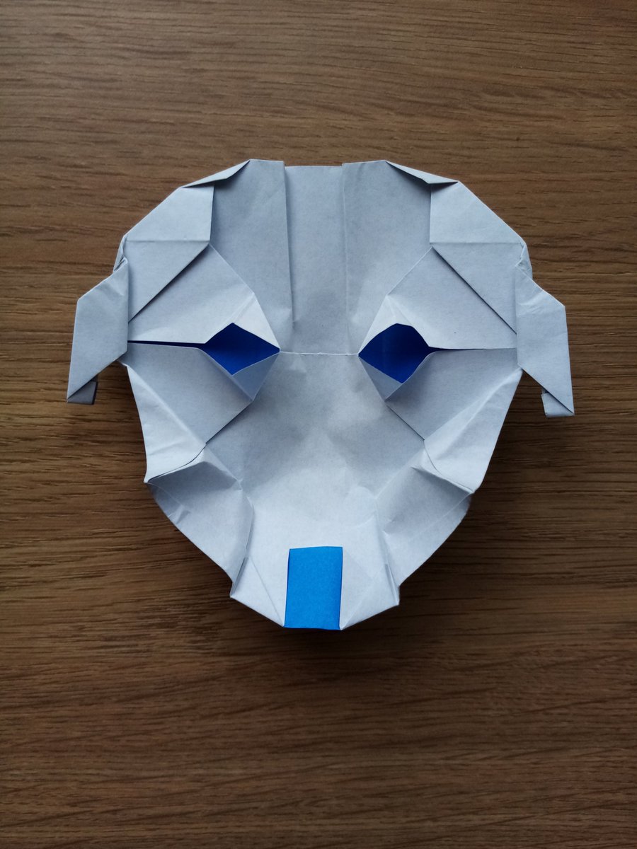 michasorigami1's tweet photo. #testfold #origami after jeremyshaferorigami Mandalorian Helmet that turns into a dog face 1 sheet Duo paper no cuts no glue https://t.co/u8NAnMe1im