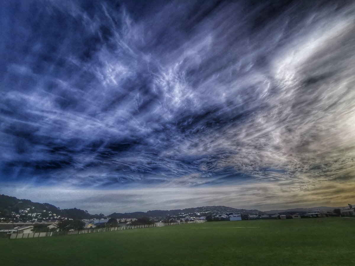 WildBayNZ's tweet photo. This mornings clouds.
#Clouds
#Rongotai https://t.co/Tni5CztEhA