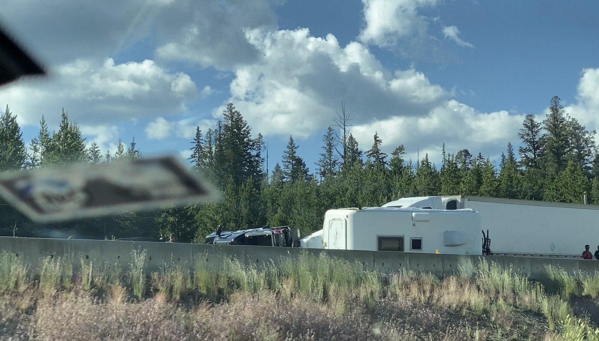 Right now: Accident right behind break check between Merritt &amp; Kamloops  southbound  - truck &amp; traiker tipped over. #drivebc #merritt #kamloops #accident #coquihalla <a href="/DriveBC/">DriveBC</a> <a href="/KamloopsRCMP/">Kamloops RCMP</a>