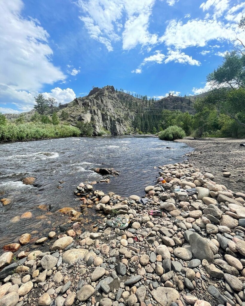 🛶 The majestic Cache la Poudre River never looks more inviting than now when the summer is in full swing. This Wild & Scenic River is ripe for adventures: fishing, swimming, rafting, and even kayaking! Come visit Fort Collins to see why it's the ONLY… instagr.am/p/CgVUgf9LW_C/