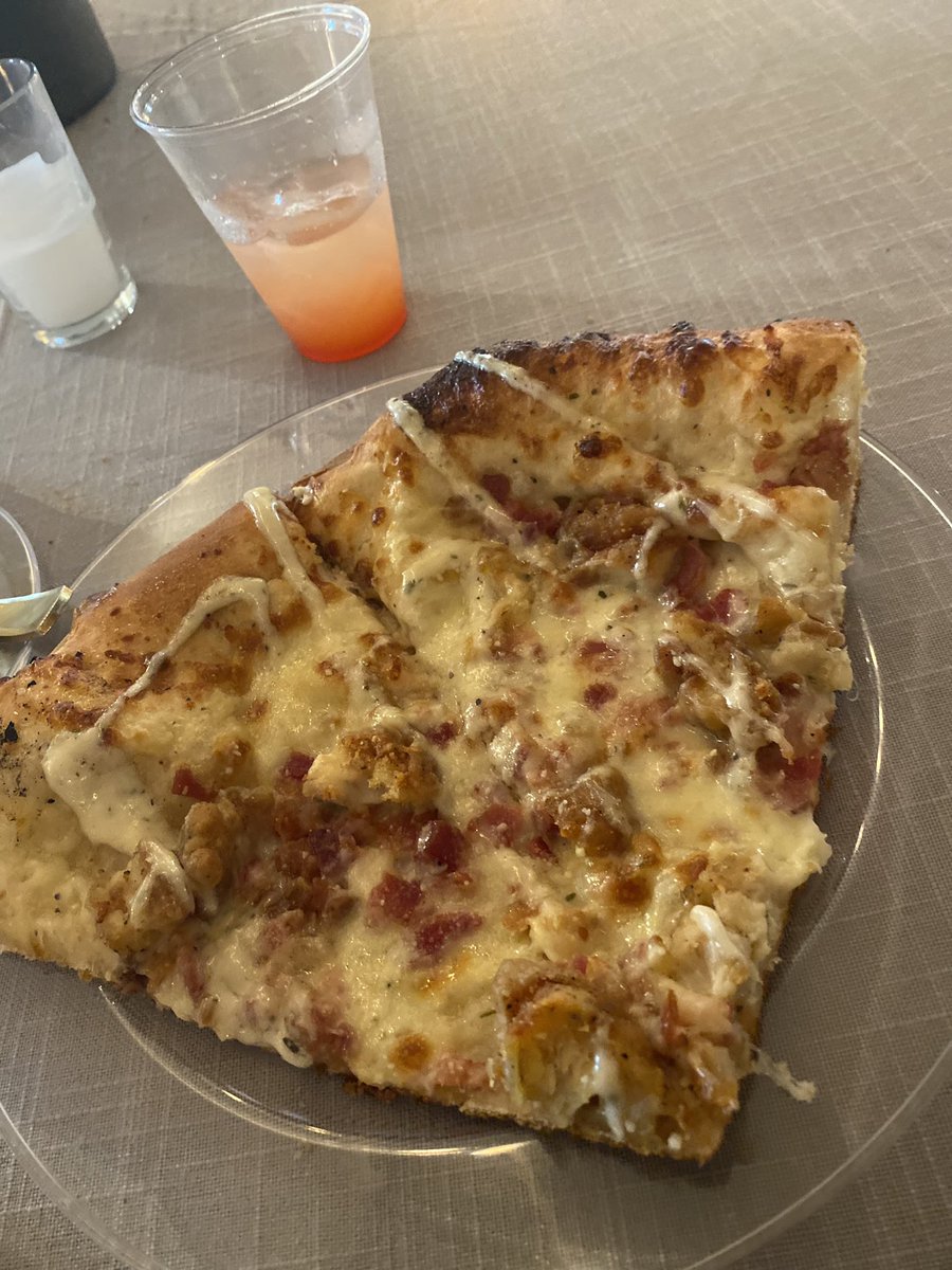 ColdInTheClutch's tweet image. #SpinellisPizza At The Wedding, My Type Of Nuptials