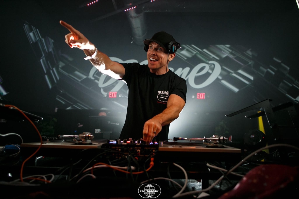 HauteSauceSEA's tweet photo. TOMORROW❗️we are back at @qnightclub with @djscene in the building for block party wknd! if you wanna come celebrate with us + the fam, we’ll see u there. 🥺❤️‍🔥⁠

Joining us: 
➠ @djx2050
➠ Marvelous
➠ @rhyanerpelo

🔗 https://t.co/O3e2vRbCwp https://t.co/eqa80ktnbo