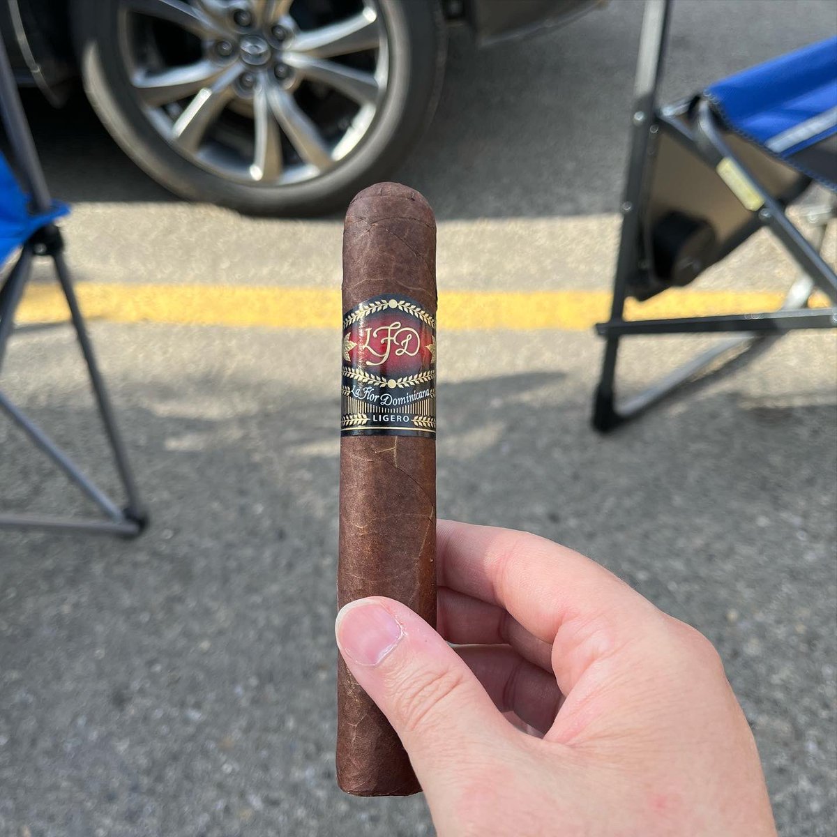 07.21.2022 #cigar event <a href="/HavaCigarCanada/">Hav-A-Cigar</a> featuring <a href="/LFDcigars/">La Flor Dominicana</a> &amp; <a href="/TheCrownedHeads/">Jon Huber</a> .
Smoking LFD Ligero Granu.
Wrapper - Ecuador Sumatra.
Binder &amp; Filler - Dom. Rep.
