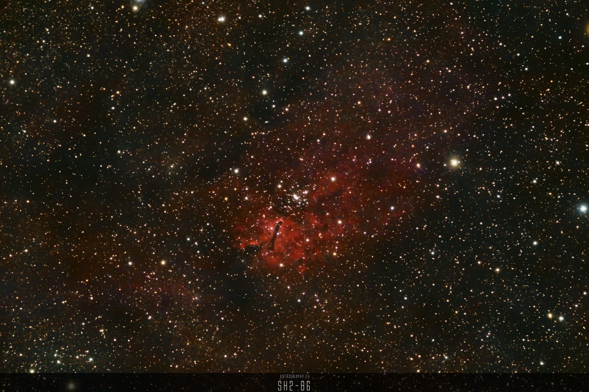 AstrophotoCamp's tweet photo. #Astrophoto: Sh2-86 - 07/22 - https://t.co/uWpDxGkeAB - 8,5 hours of RGB and duo narrowband data. Processed with Pixinsight.
#NGC8620 #NGC8623 #Sh286 #Astronomy #Astrophotography #ClearSkies #DeepSkyObject #EmissionNebula #Nightsky #OpenCluster #ReflectionNebula #Space https://t.co/gToPveufhq