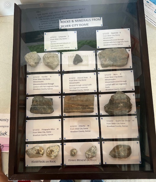MicroLiteLLC's tweet photo. Congratulations to Naomi Black for her Grand Champion award at the #WilsonCountyKansasFair on her exhibit on #MicroLite's mine and history! What an awesome display! 🥳

Wilson County Kansas Fair Association 
#MagnesiumMica #GeologyRocks https://t.co/9y5wZ10NWl