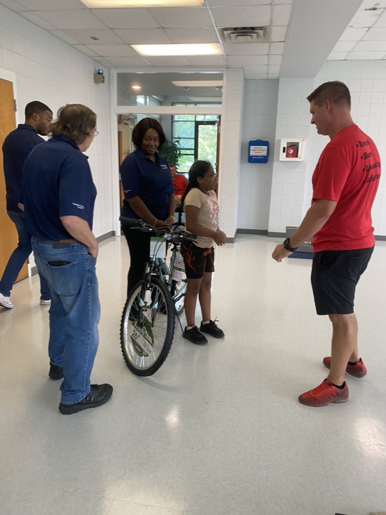 play_police's tweet photo. Another fun afternoon with my fave @raleighpolice youth and family officers! @Flowserve was amazing and donated bikes too! #commuintypolicing #buddieswithbadges #policeatplay https://t.co/JQ3v0iX3Fu
