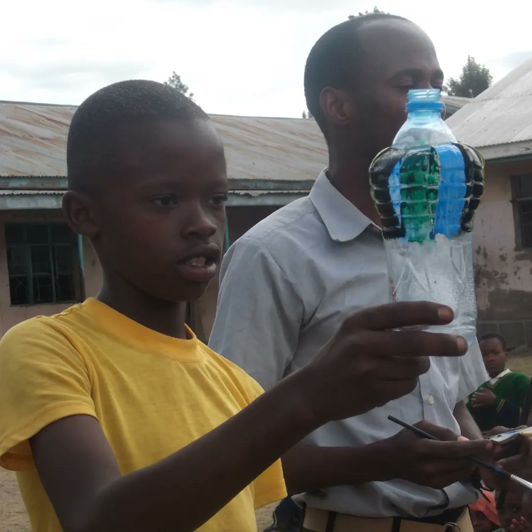 DuniaFoundation's tweet photo. Dunia Salama Foundation, Change for Future and @kwalemawe1 conducted #Environment Conservation and #innovation Awareness to more than 800 pupils from Chemchem primary school at Kikatiti ward. https://t.co/bTAsOLfICj