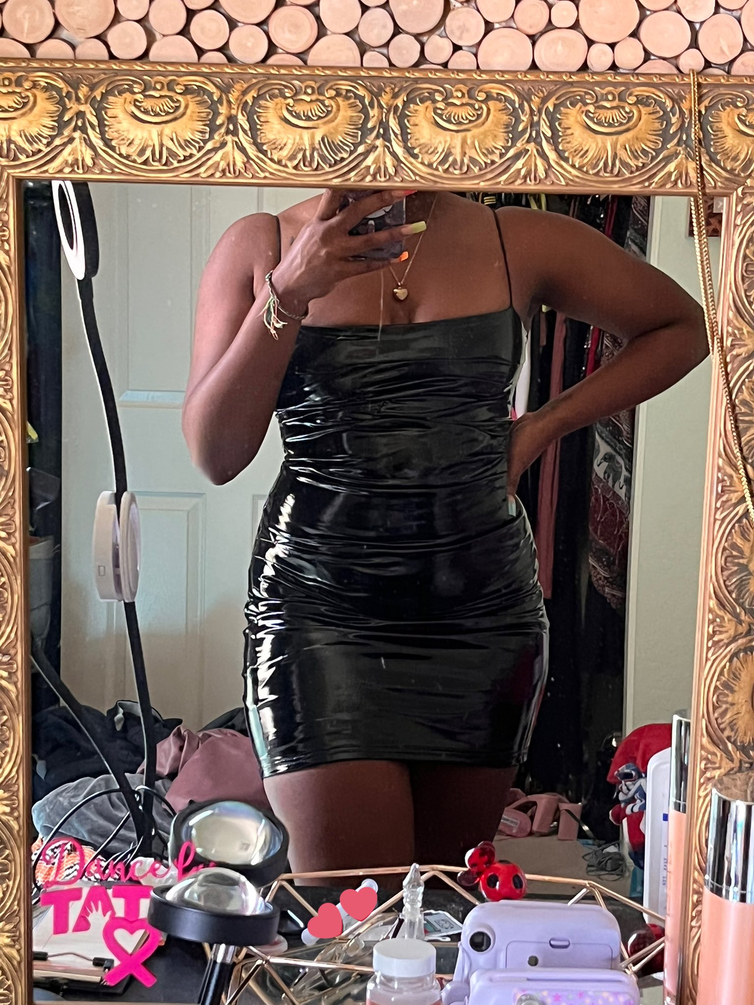 1 pic. Little black dress. 🖤 https://t.co/Oj8cnS4k2f