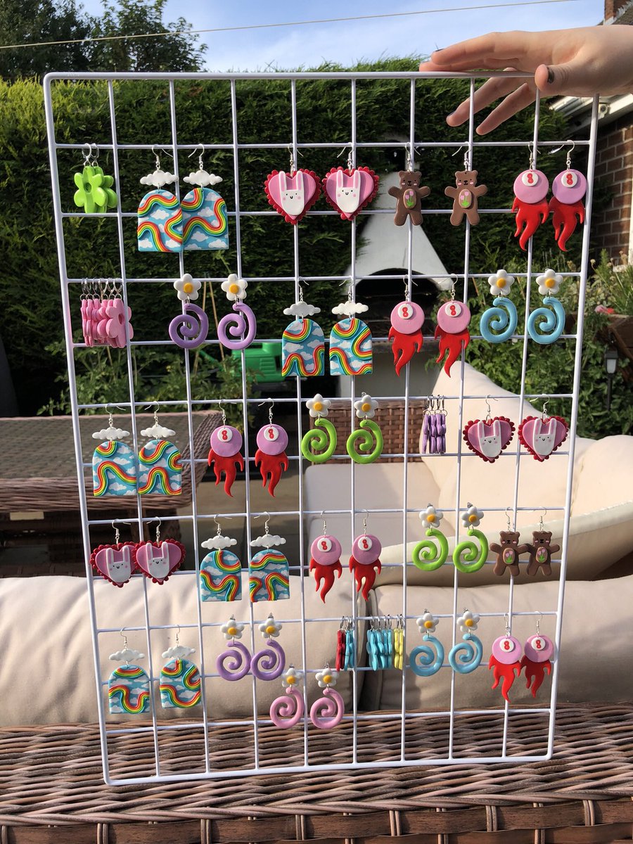 heaartbreak's tweet image. i still have so many earrings left in stock from my last drop and i would really love to get a couple more orders … u can find everything on my website ~ shoplovebug.bigcartel.com 🐇🌈🐻